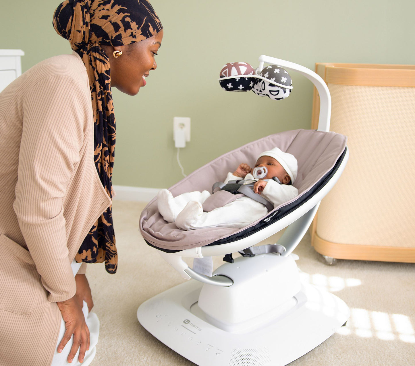 4moms mamaRoo® multi-motion baby swing™