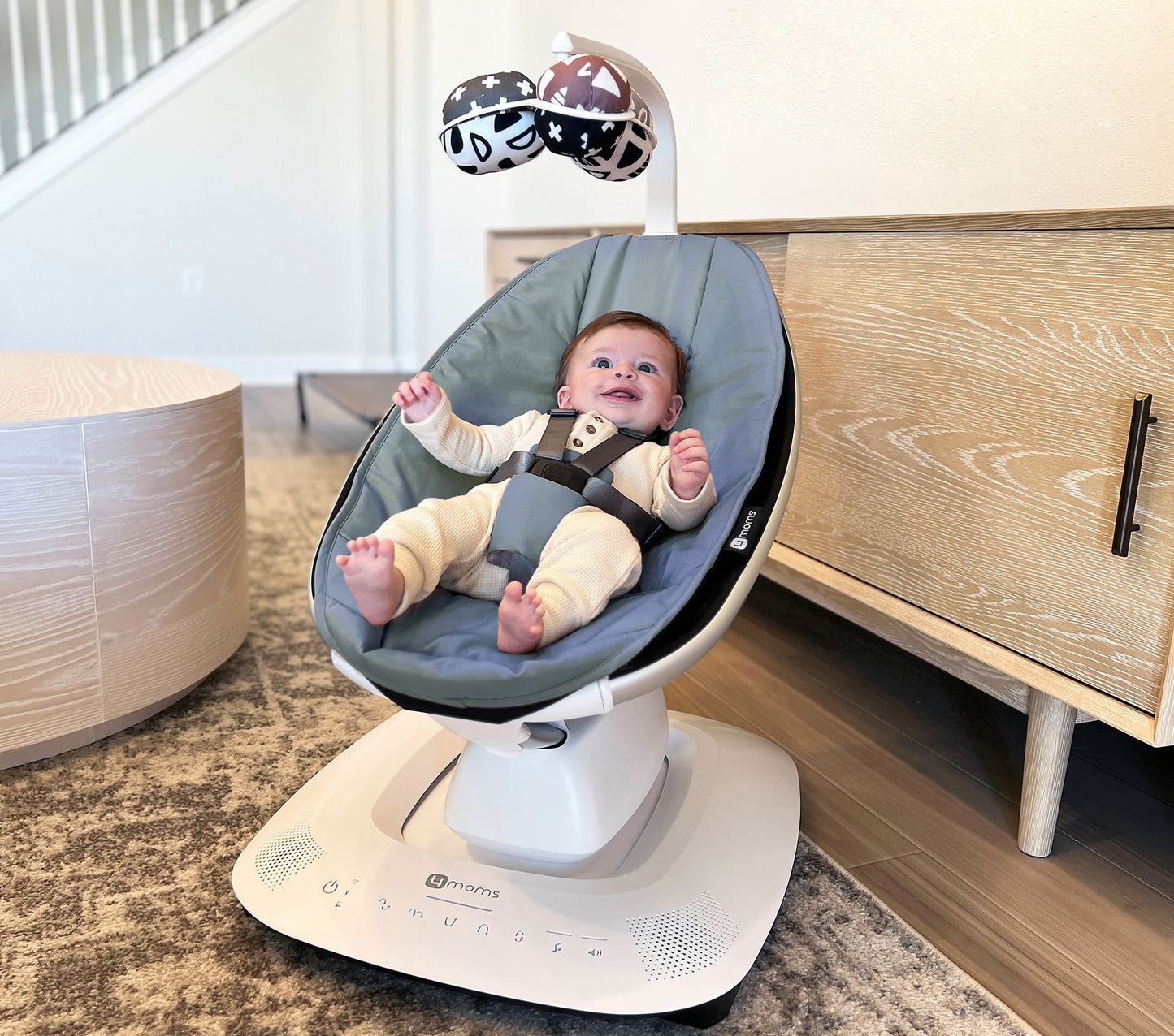 4moms mamaRoo® multi-motion baby swing™